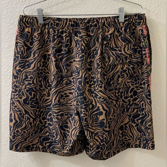 Johnny Was NWOT Mens Swim Trunk Boho Sz large - Picture 2 of 5